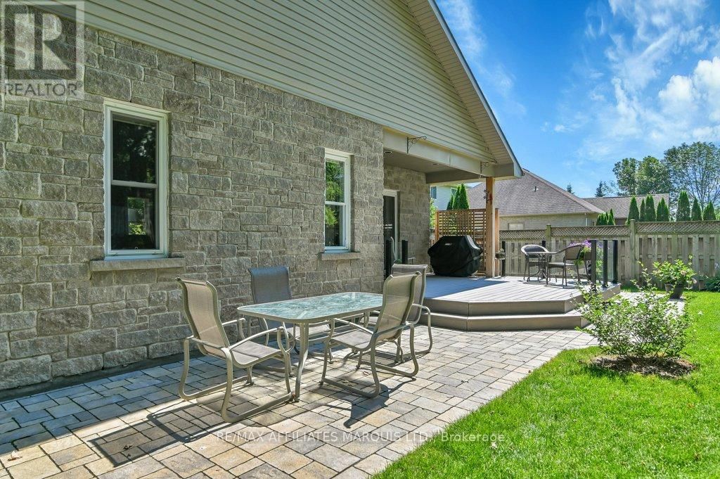 6798 RIVERVIEW DRIVE Image 31
