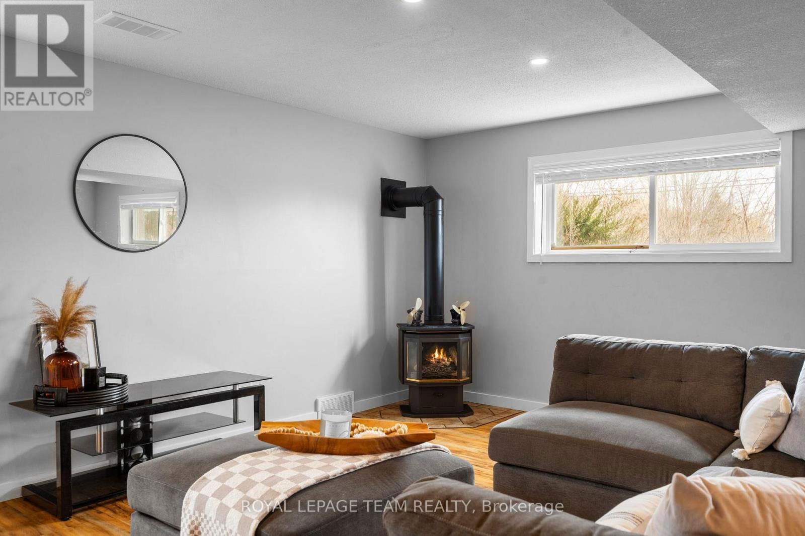 2150 8TH LINE ROAD Image 23