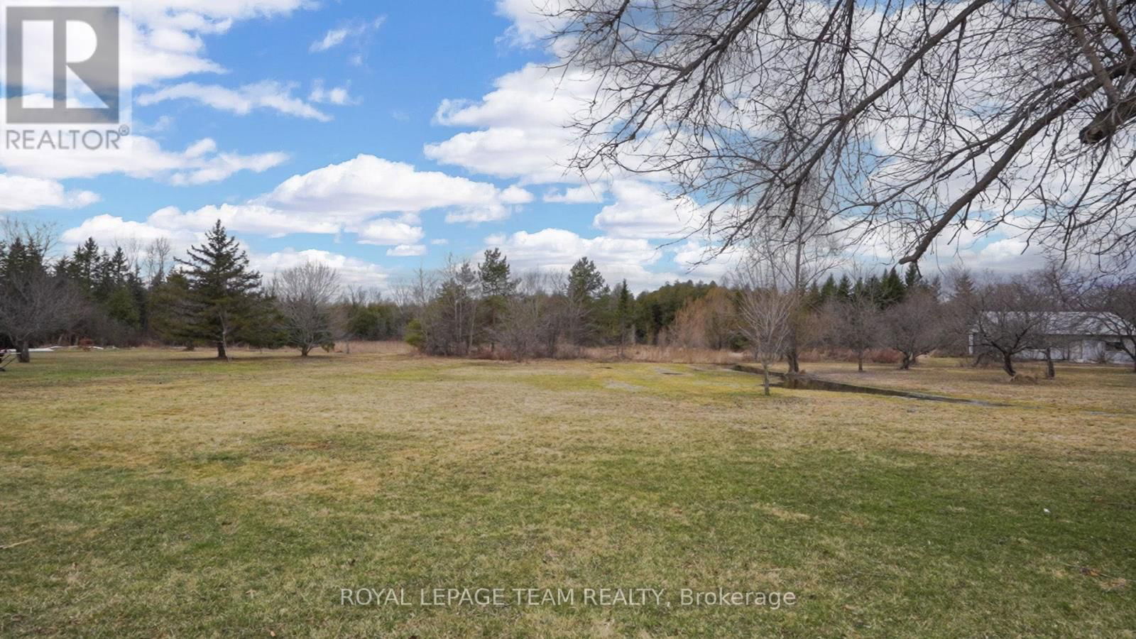 2150 8TH LINE ROAD Image 31