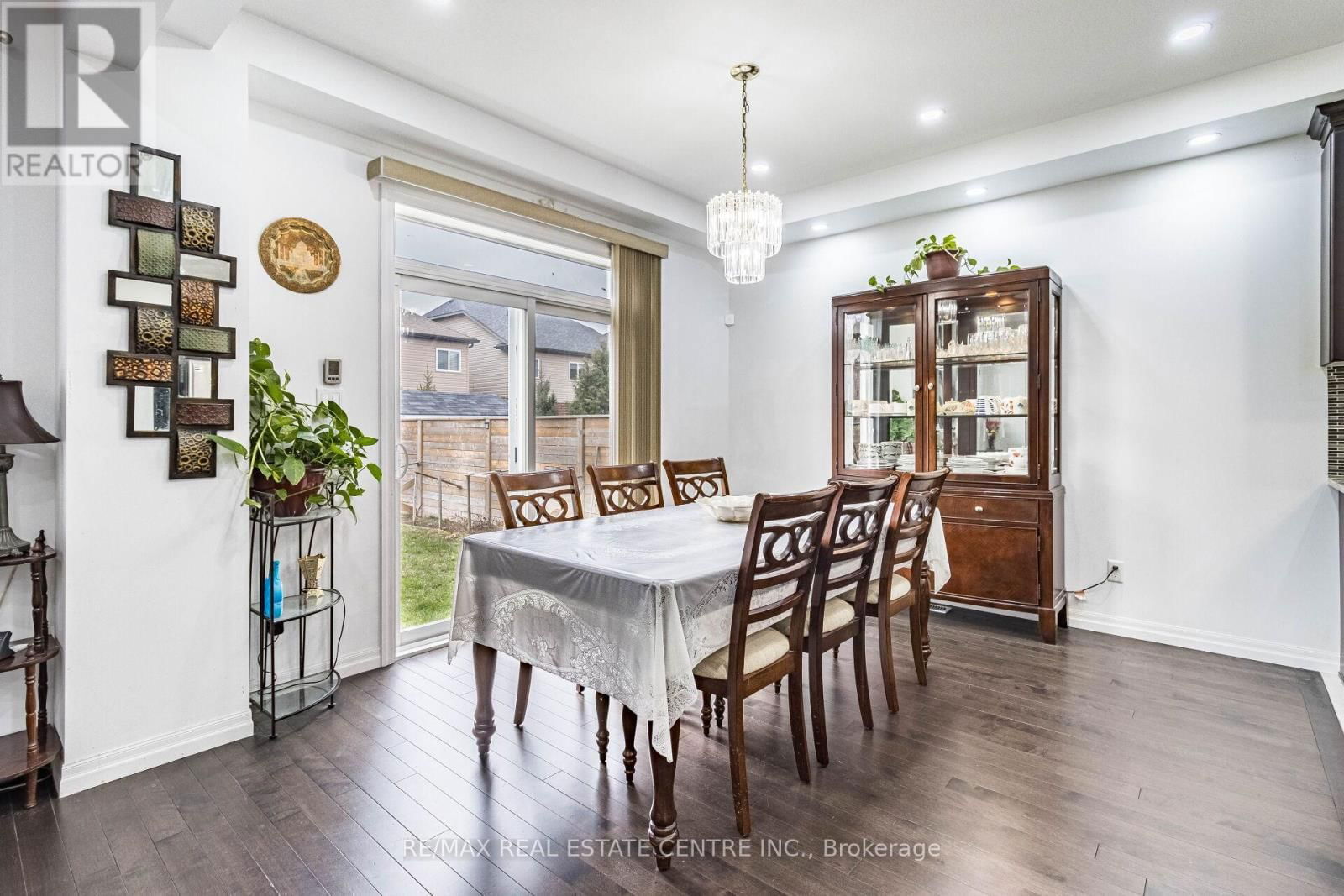 412 FREURE DRIVE Image 11