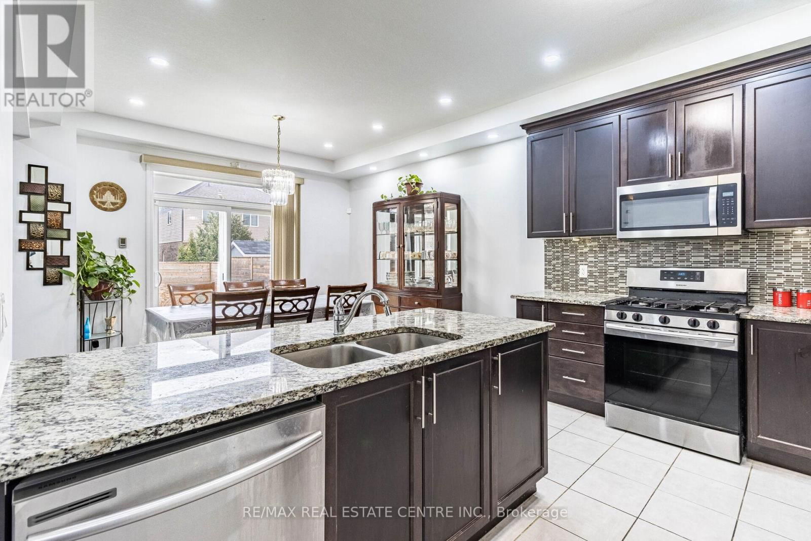 412 FREURE DRIVE Image 18