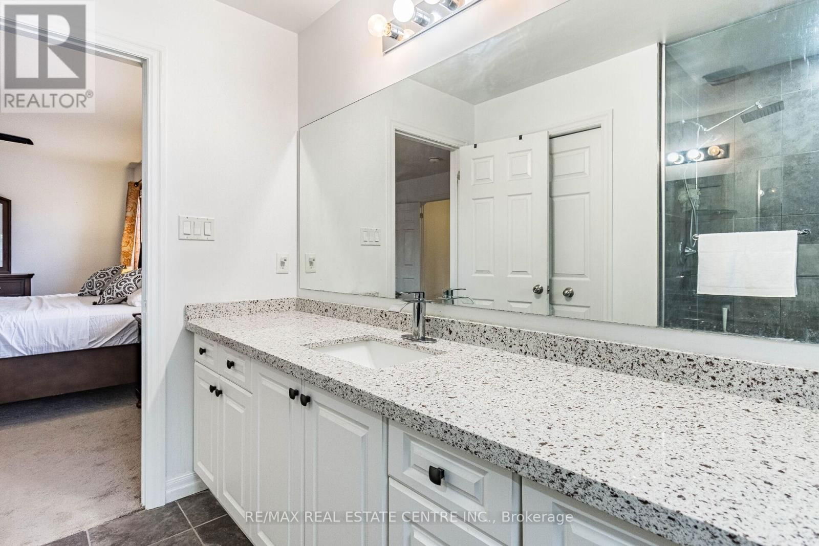 412 FREURE DRIVE Image 37