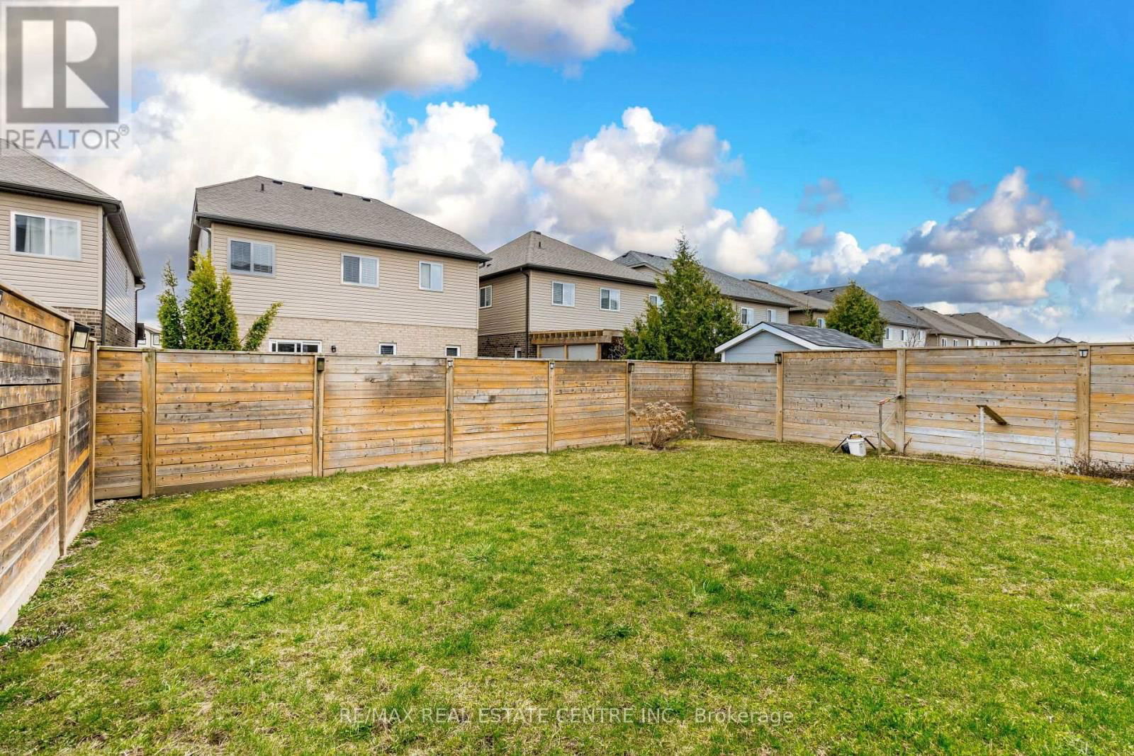 412 FREURE DRIVE Image 40