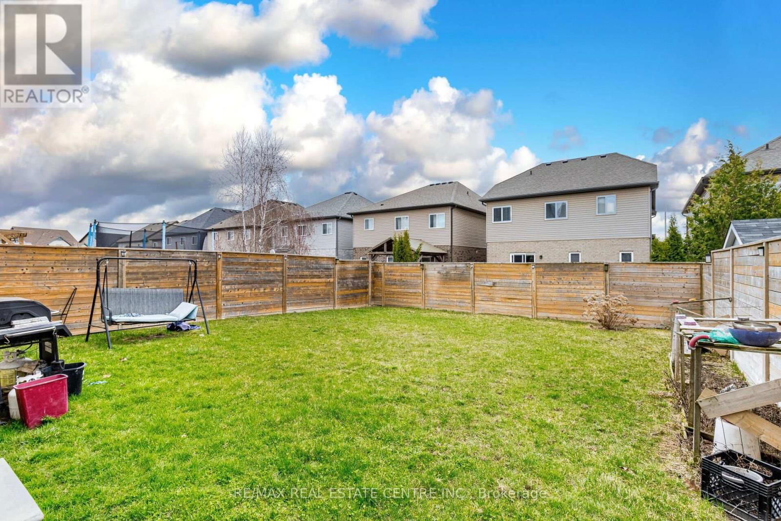 412 FREURE DRIVE Image 41