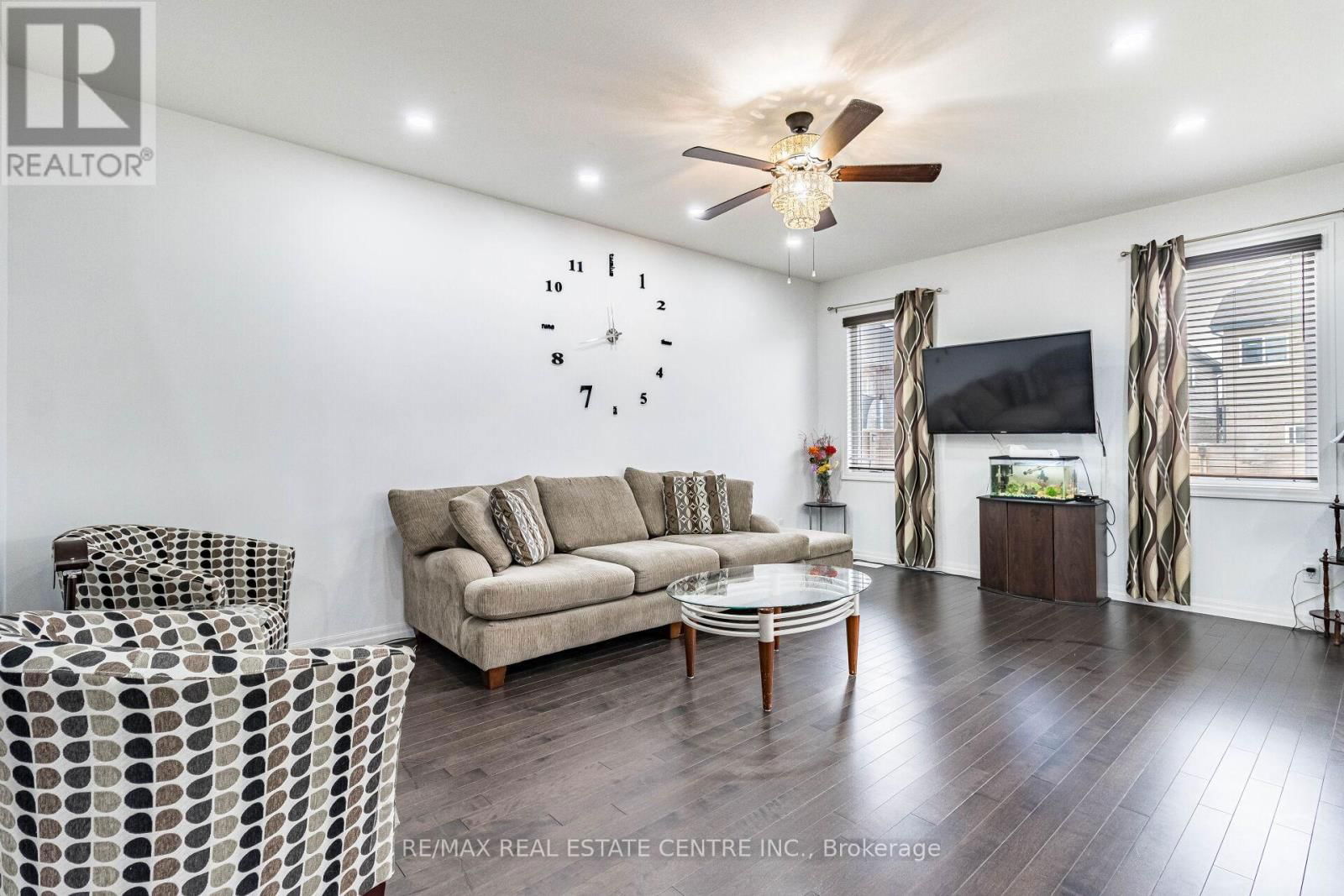 412 FREURE DRIVE Image 6