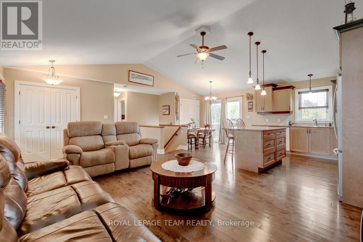 831 BOLTON ROAD Image 10