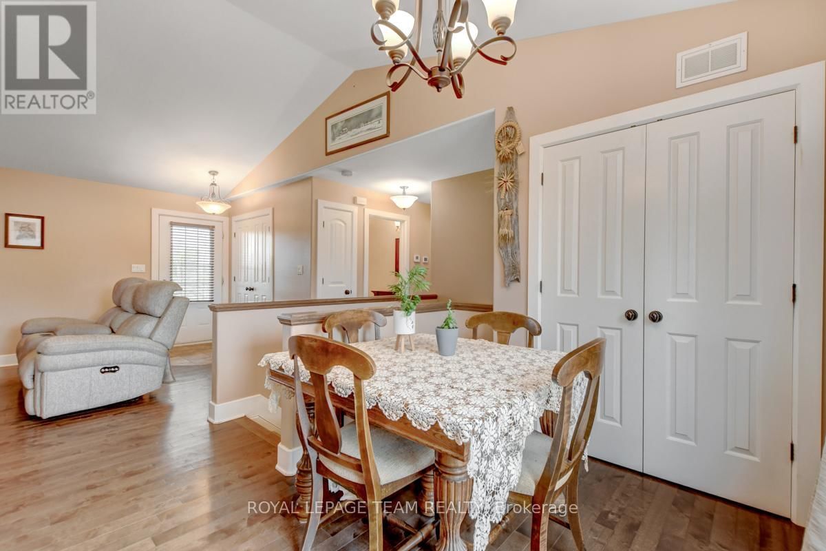 831 BOLTON ROAD Image 12