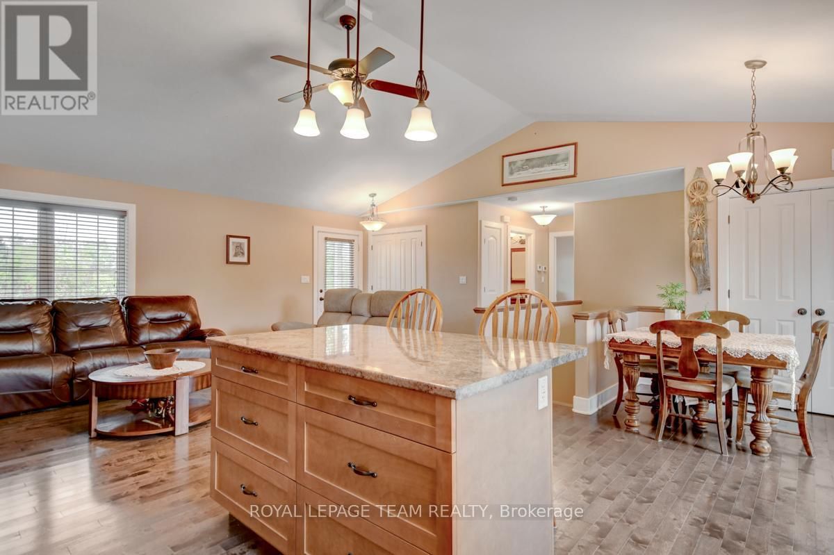 831 BOLTON ROAD Image 17