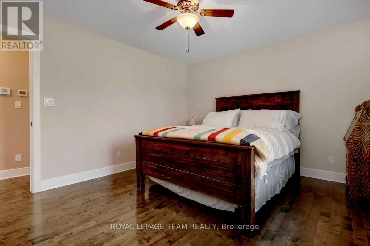 831 BOLTON ROAD Image 19