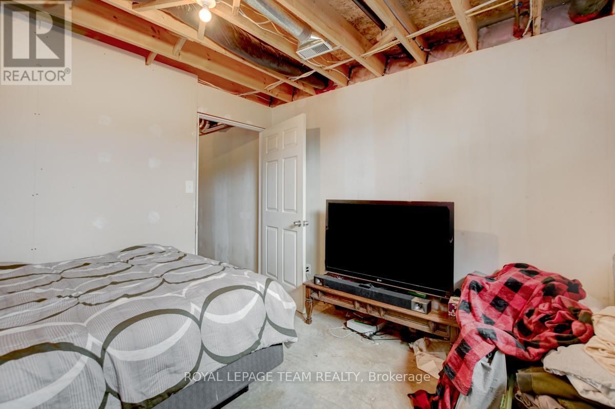 831 BOLTON ROAD Image 35