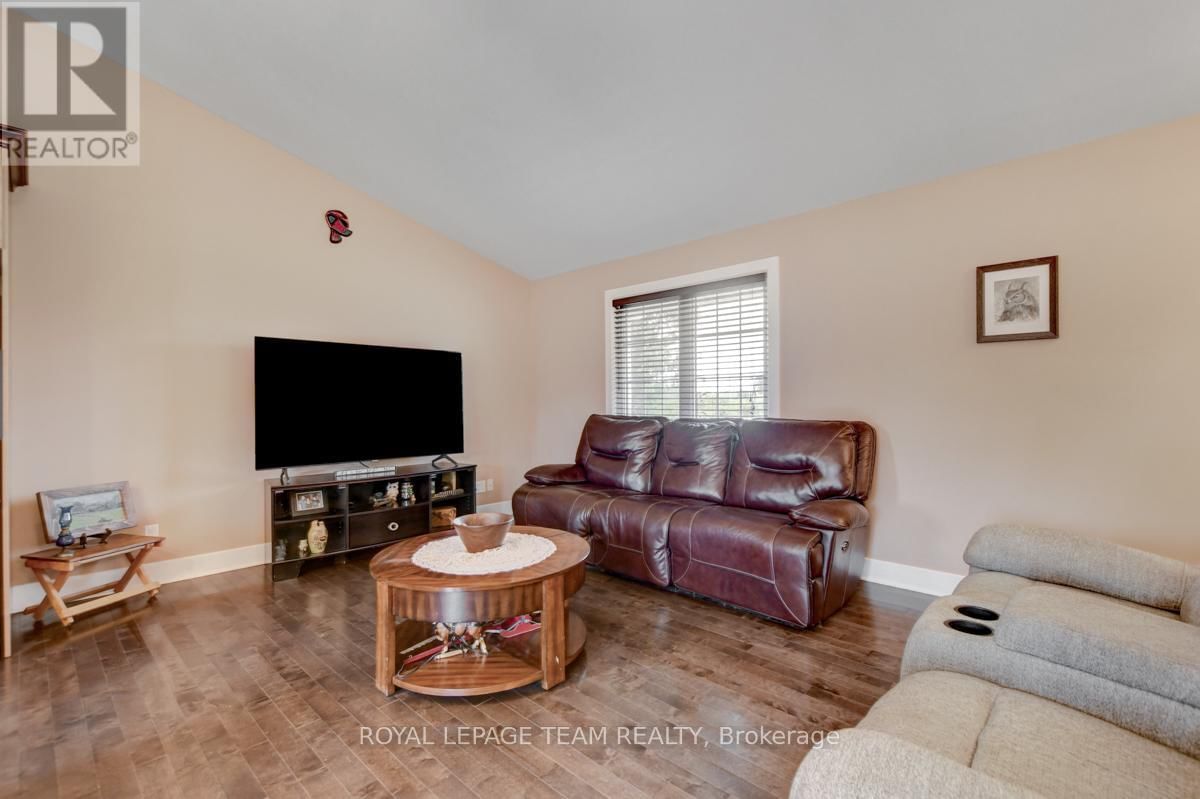 831 BOLTON ROAD Image 8