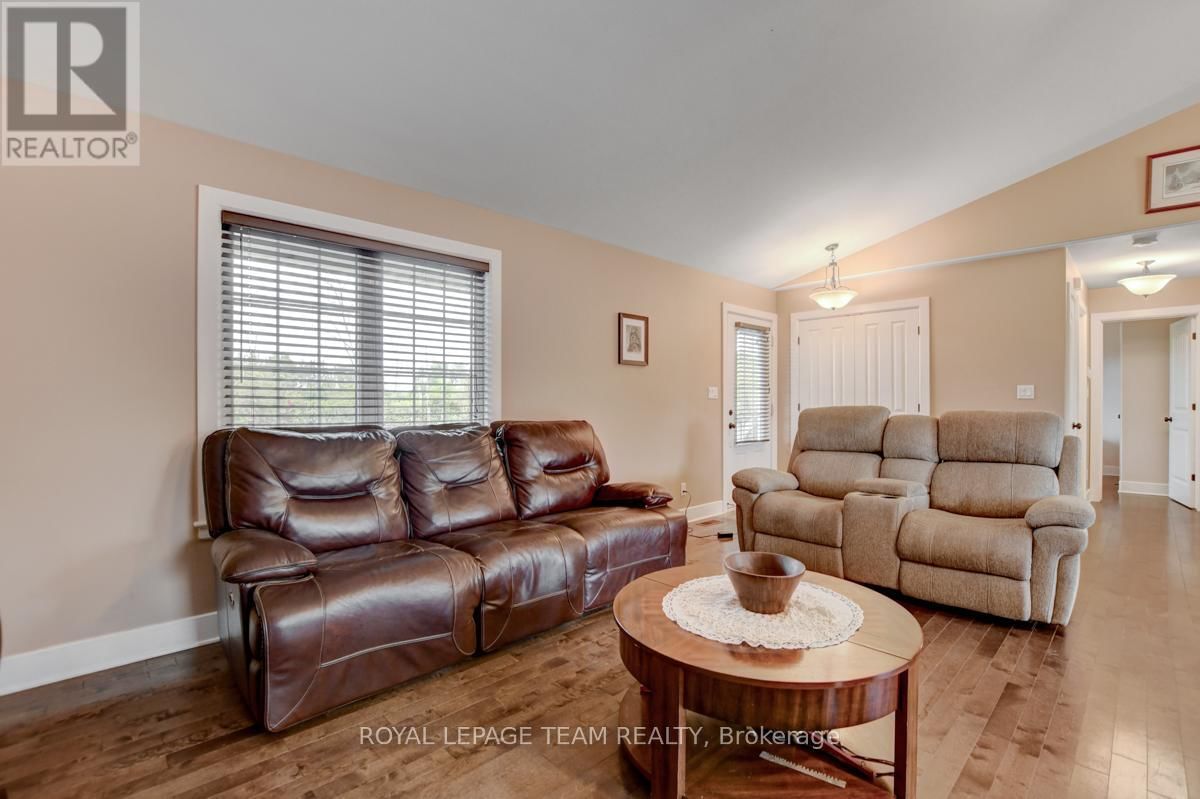 831 BOLTON ROAD Image 9