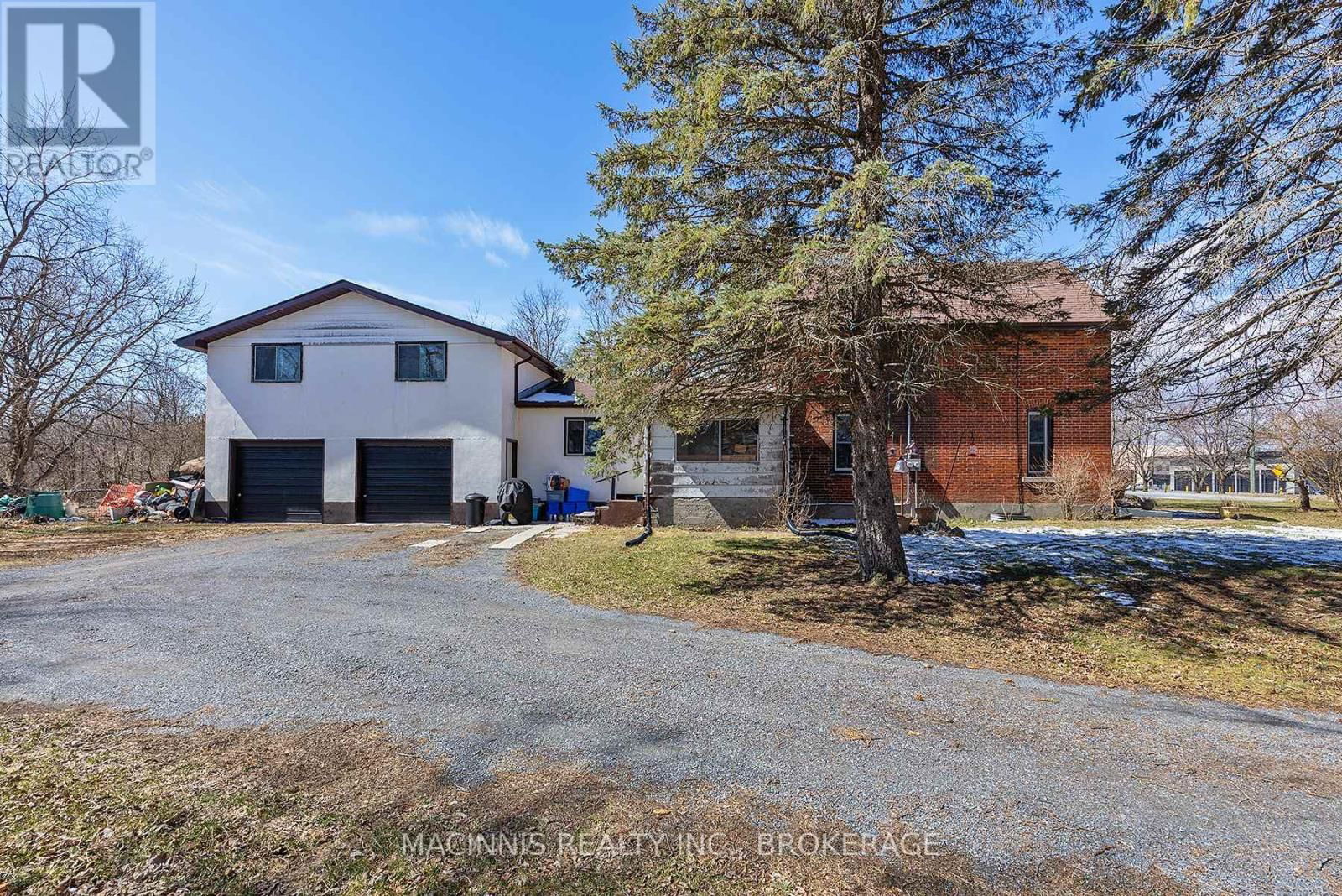 1037 MIDDLE ROAD Image 1