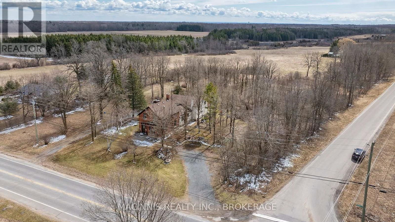 1037 MIDDLE ROAD Image 10