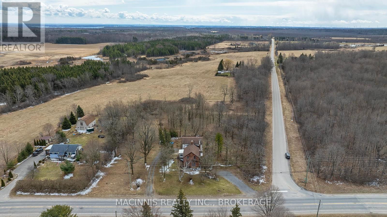 1037 MIDDLE ROAD Image 11