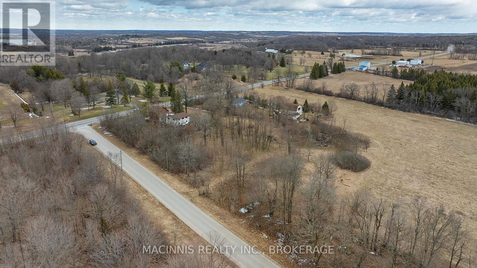 1037 MIDDLE ROAD Image 16