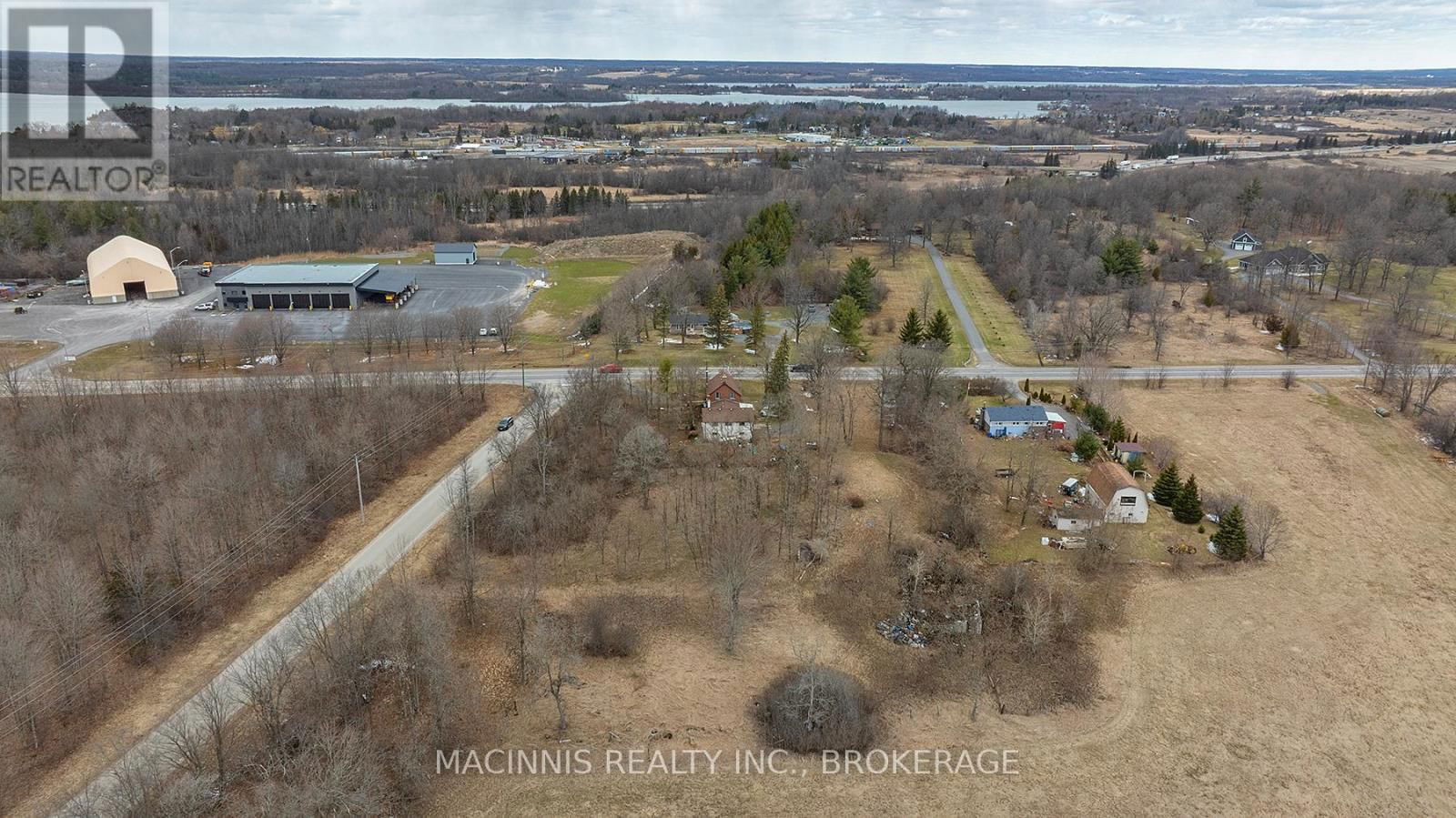 1037 MIDDLE ROAD Image 18