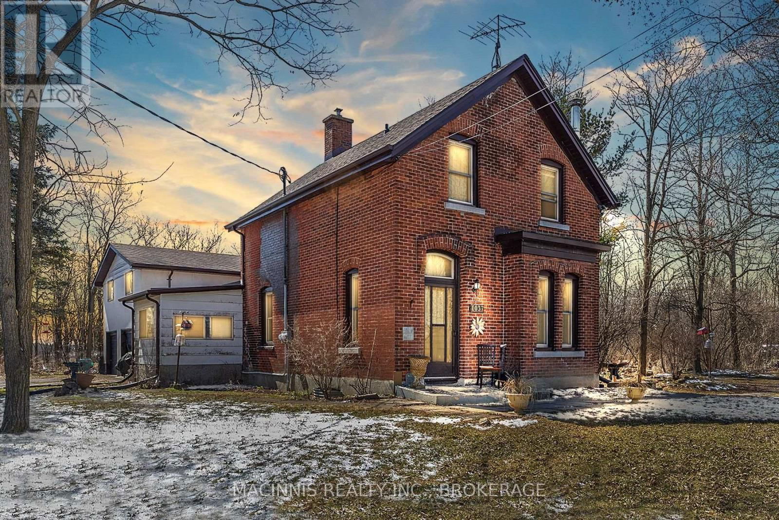 1037 MIDDLE ROAD Image 4