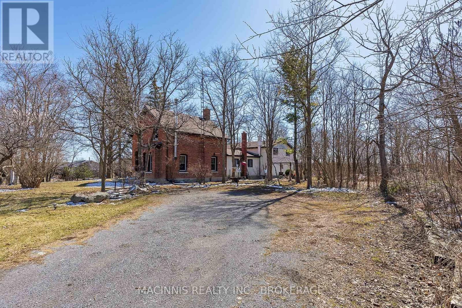 1037 MIDDLE ROAD Image 6