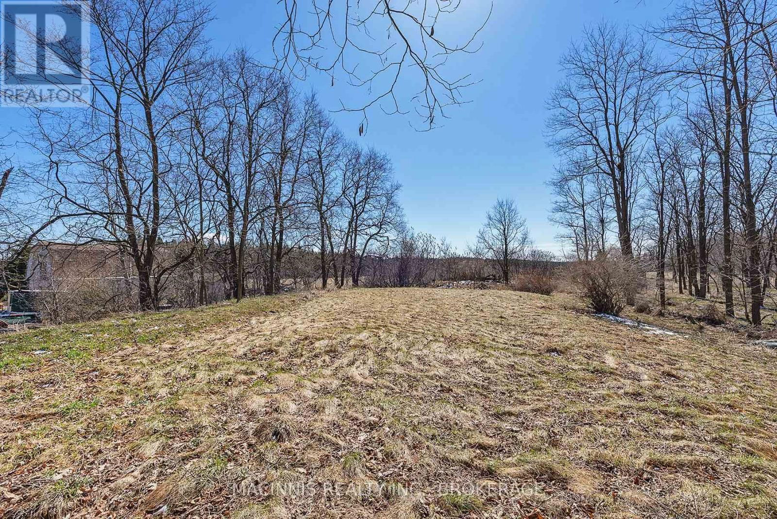 1037 MIDDLE ROAD Image 7