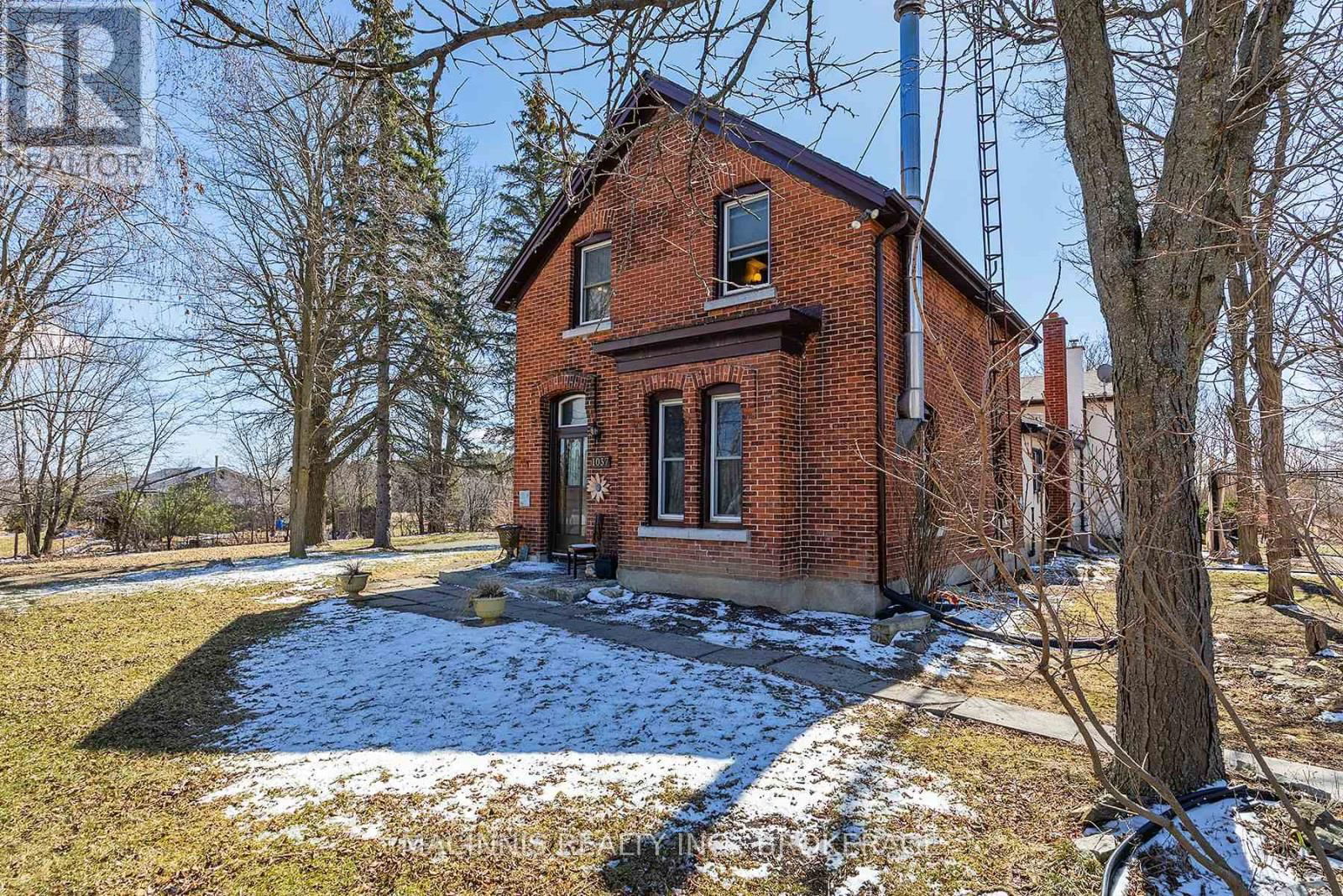 1037 MIDDLE ROAD Image 9
