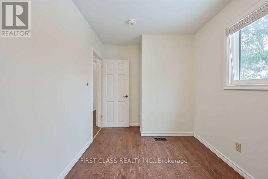 1 - 118 MANNING AVENUE Image 12