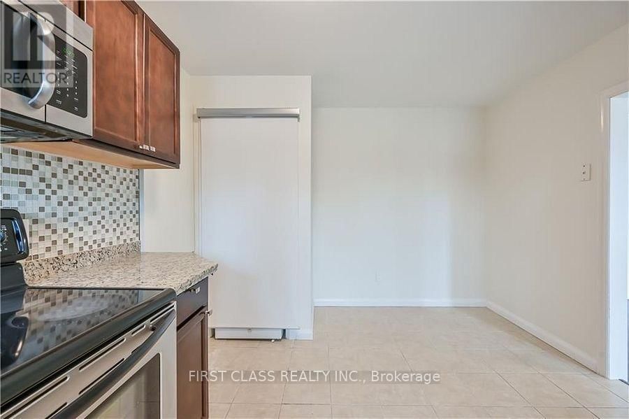 1 - 118 MANNING AVENUE Image 6