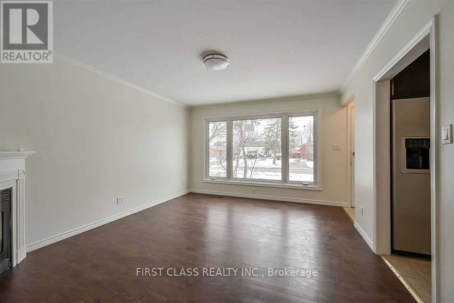 1 - 118 MANNING AVENUE Image 8