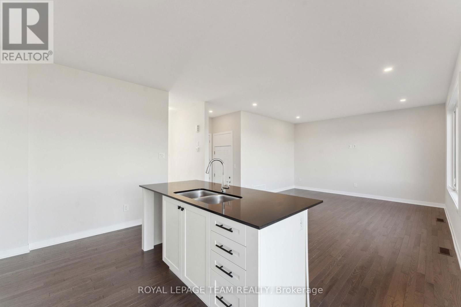 394 PENINSULA ROAD Image 12