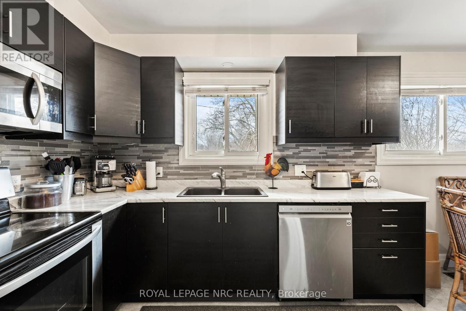21 BAKER DRIVE Image 10