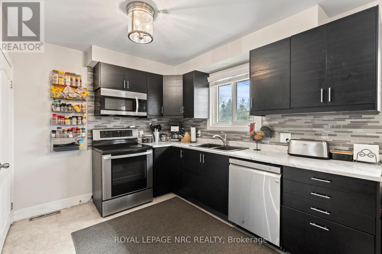 21 BAKER DRIVE Image 9