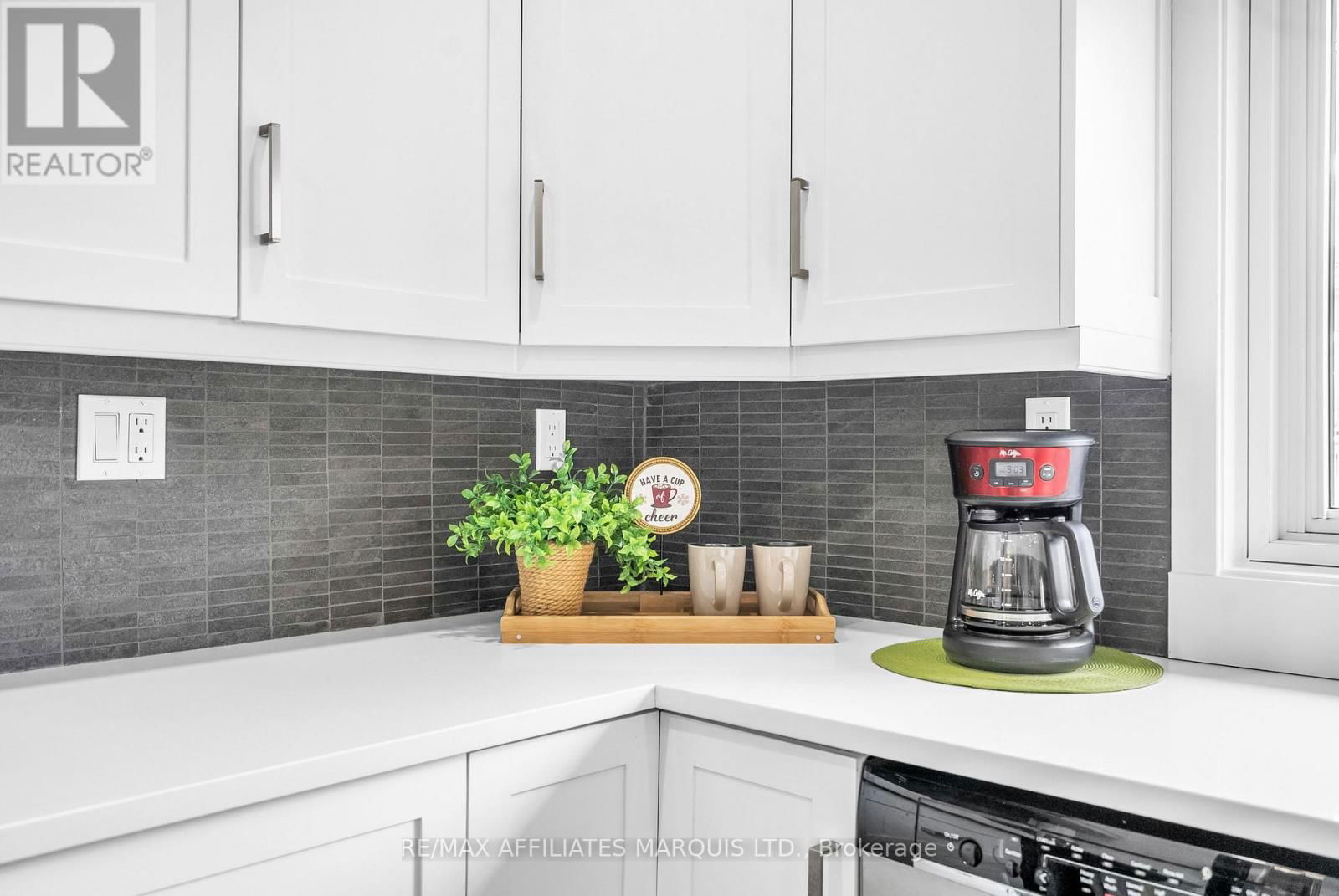 230 NELSON STREET Image 21