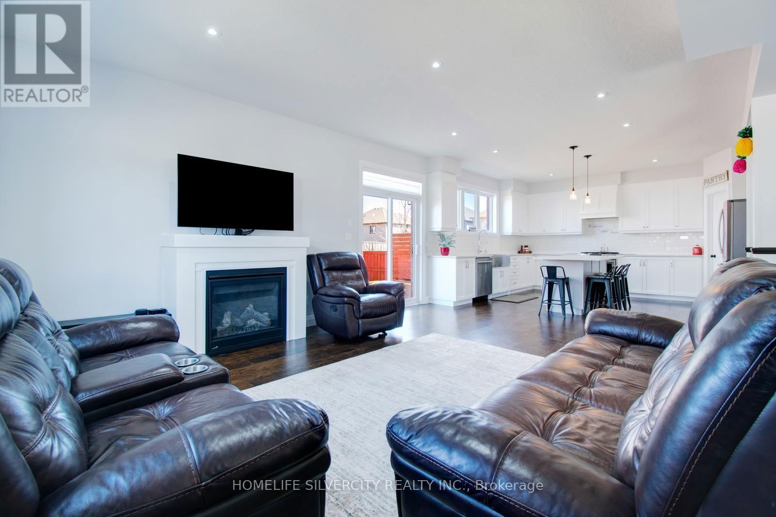 556 MAYAPPLE STREET Image 11