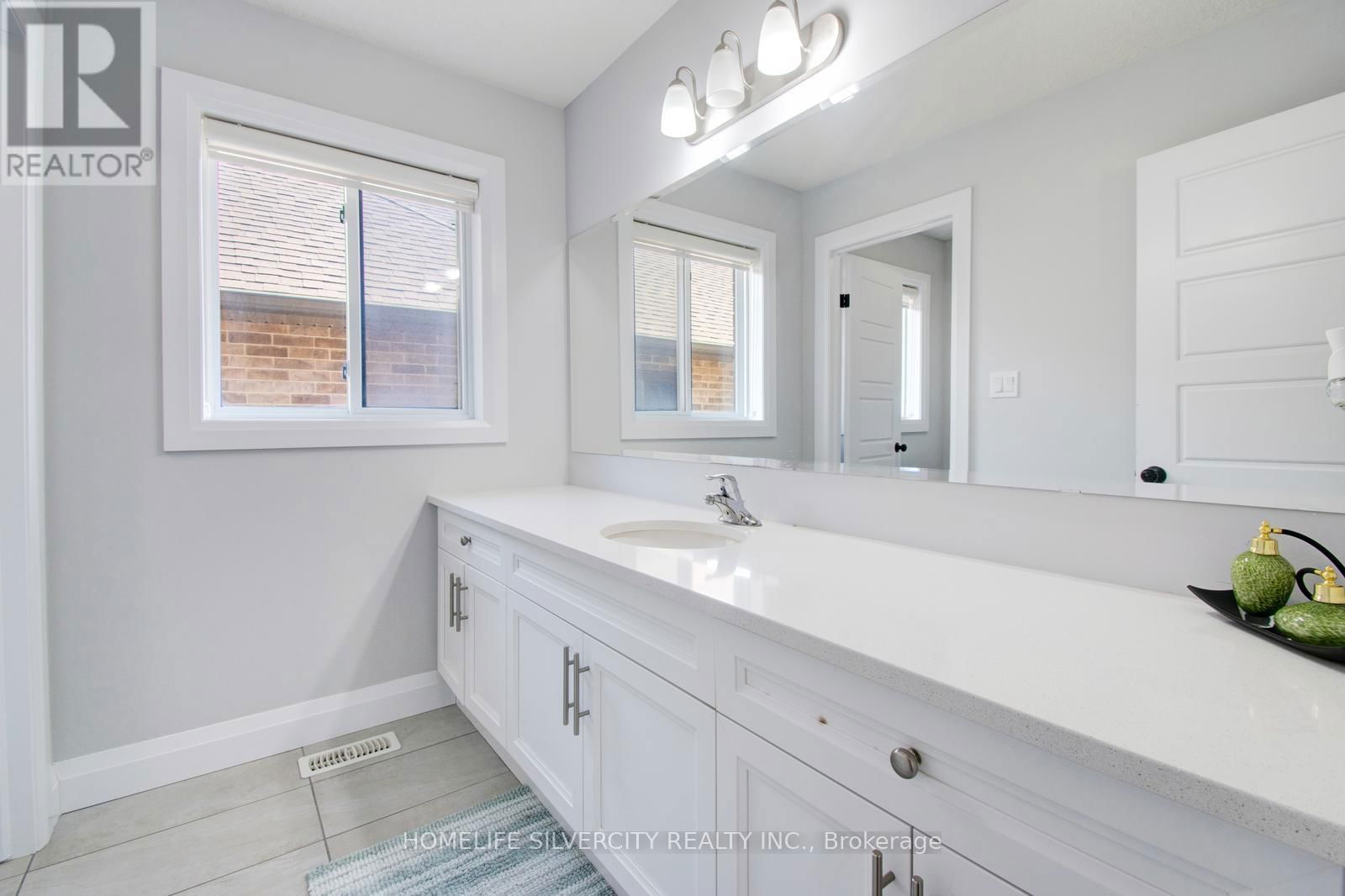 556 MAYAPPLE STREET Image 32