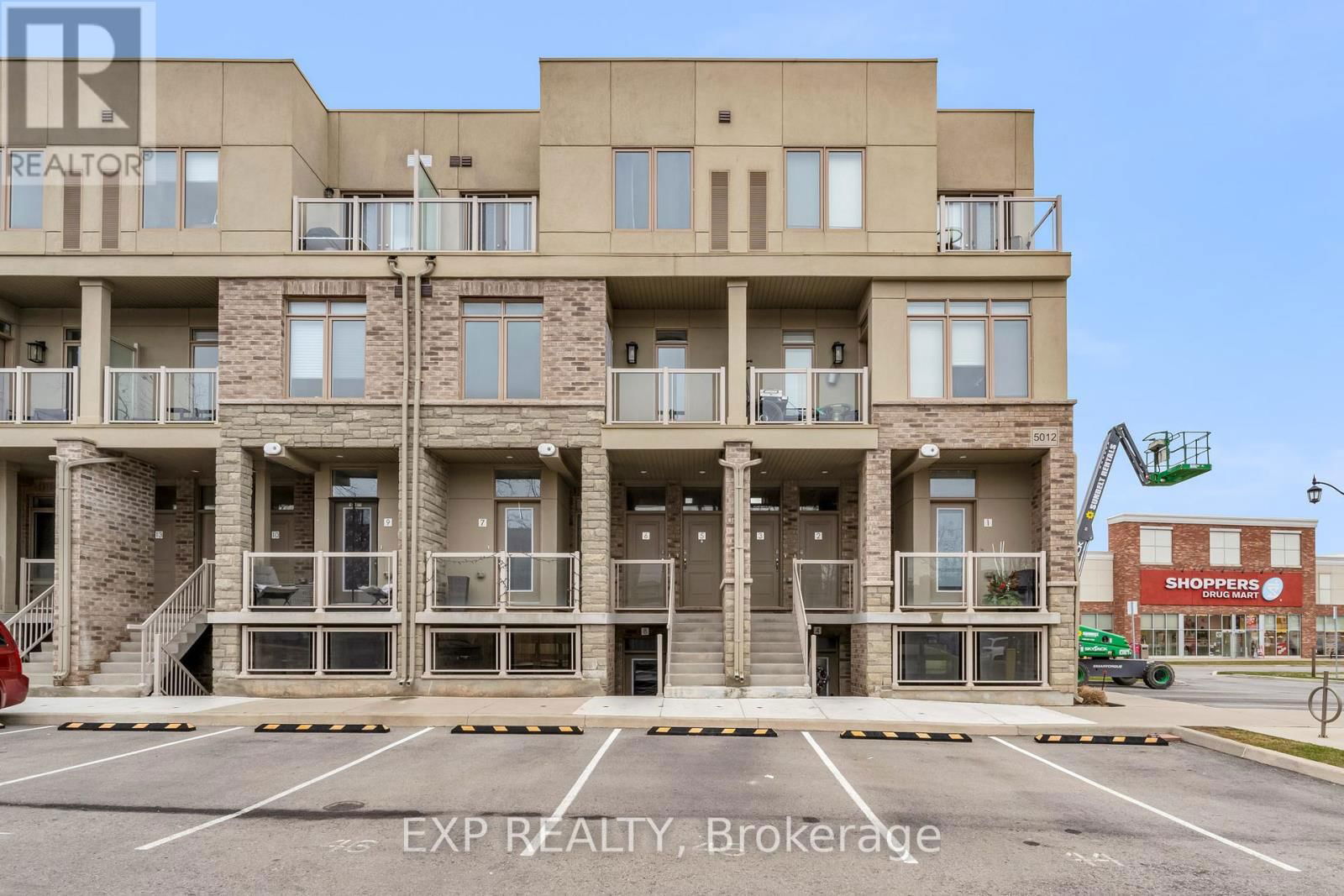 5 - 5012 SERENA DRIVE Image 1