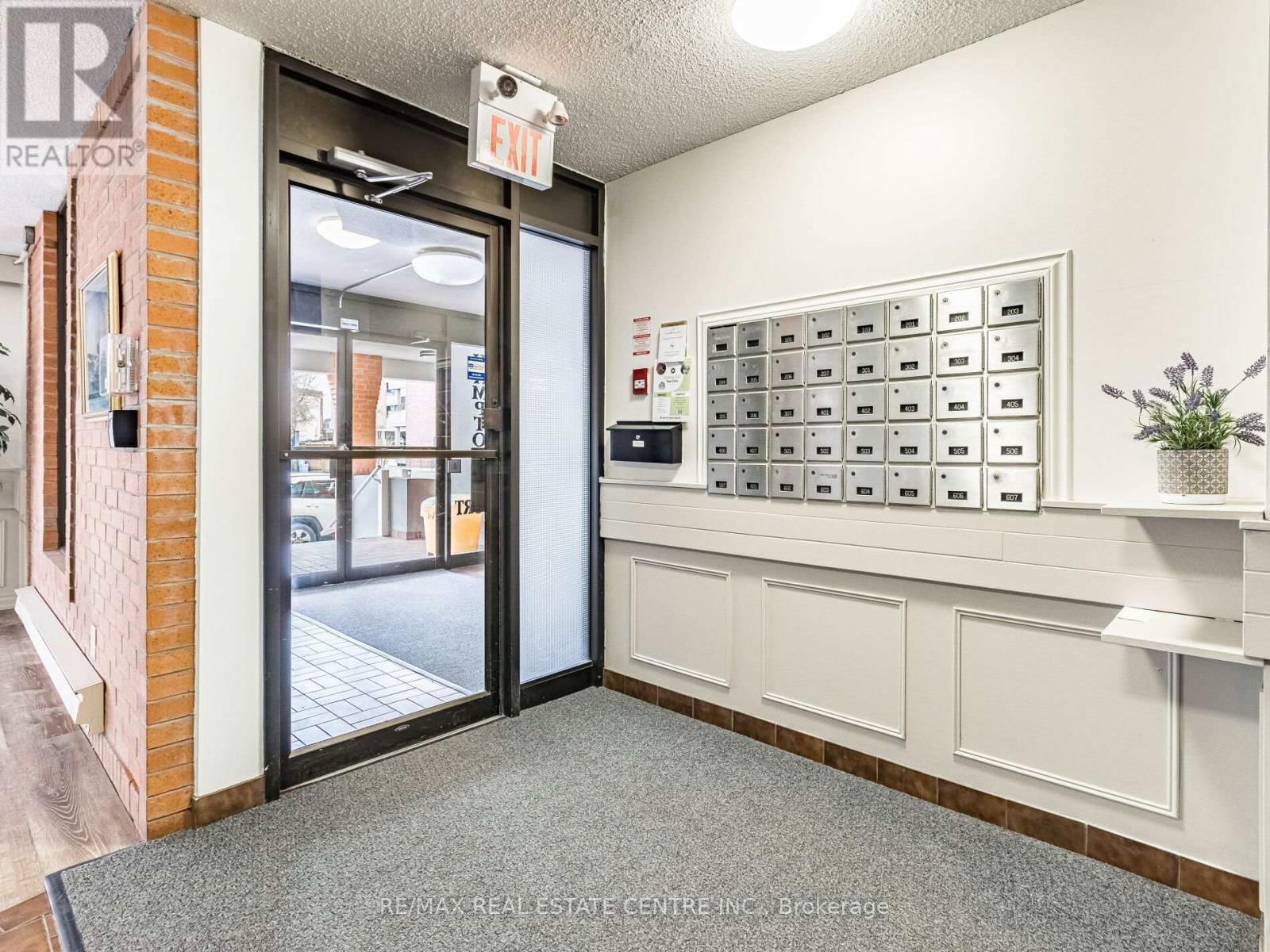 406 - 23 MAIN STREET Image 9