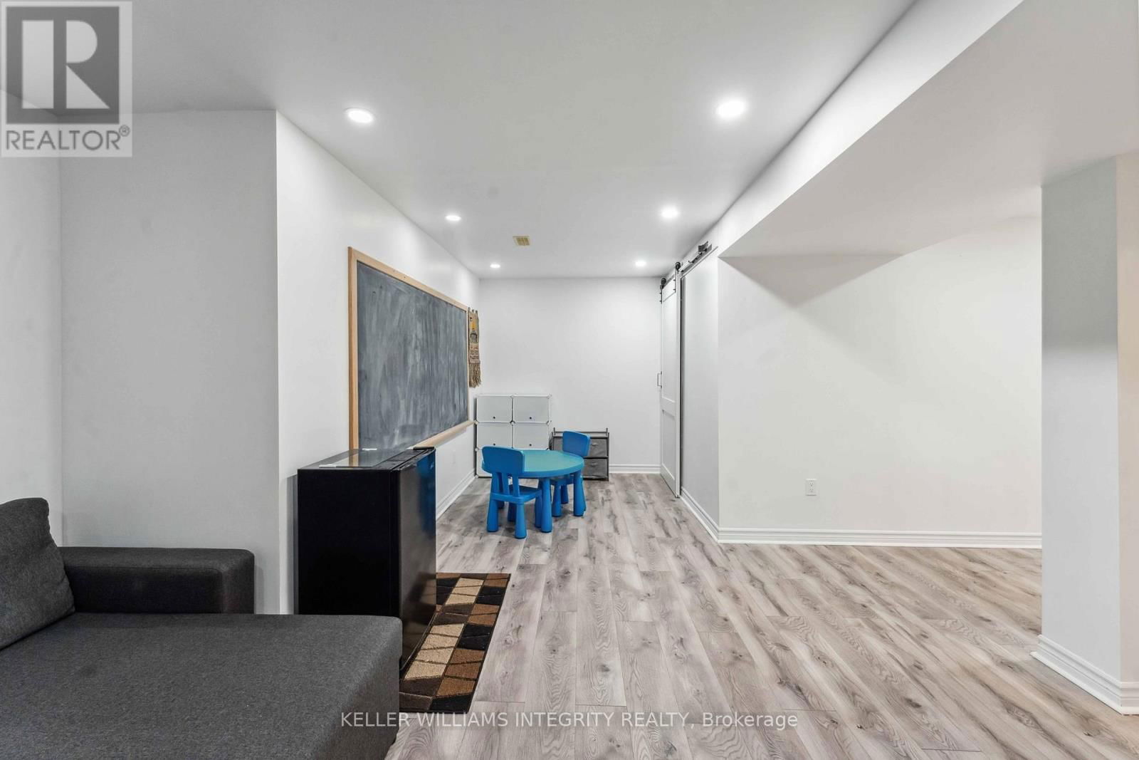 100 WESTPHALIAN AVENUE Image 30