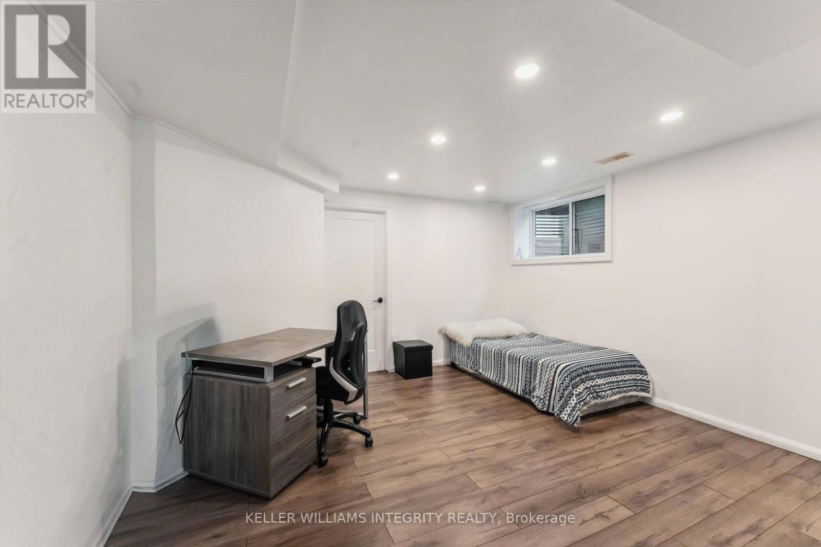 100 WESTPHALIAN AVENUE Image 32
