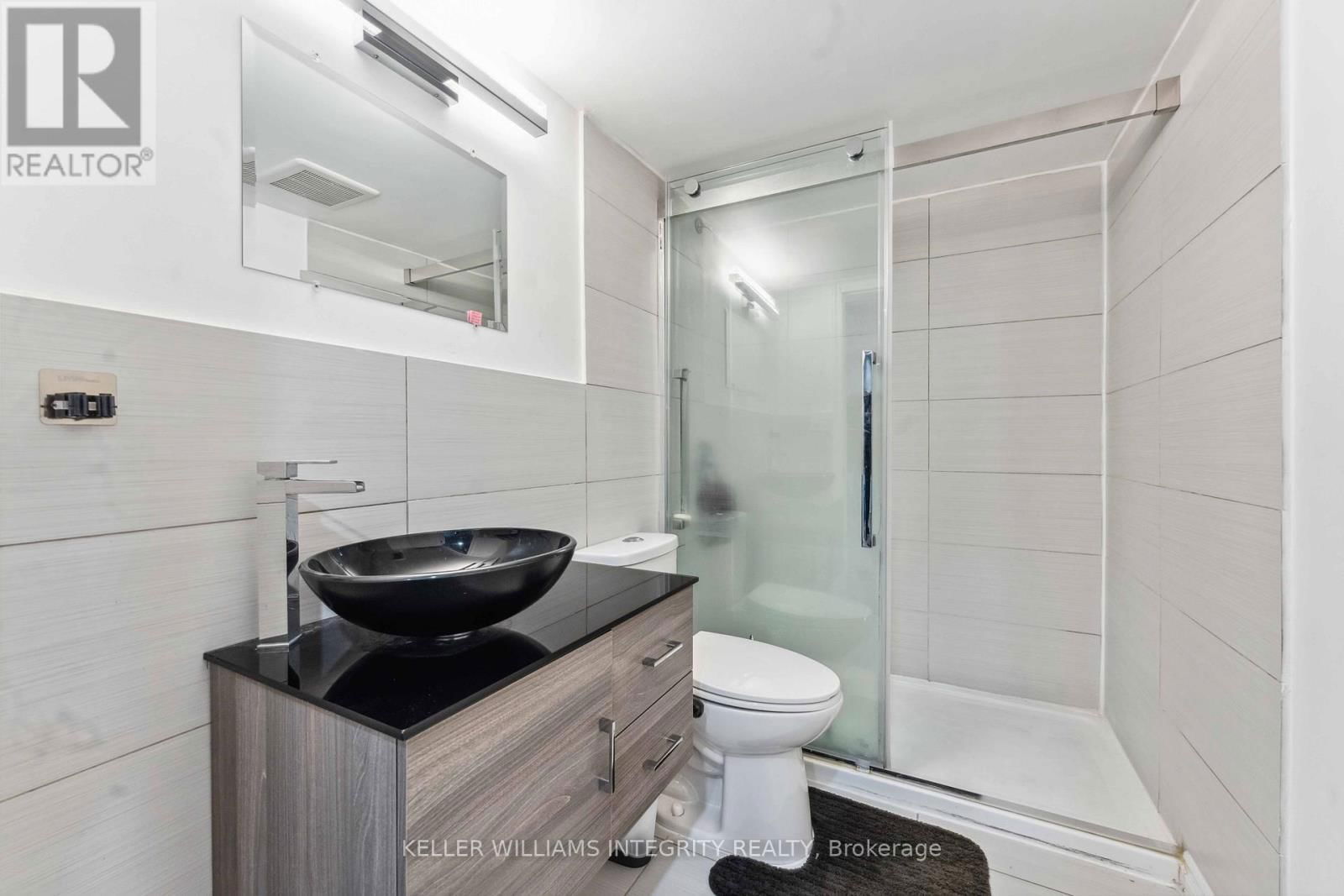 100 WESTPHALIAN AVENUE Image 33