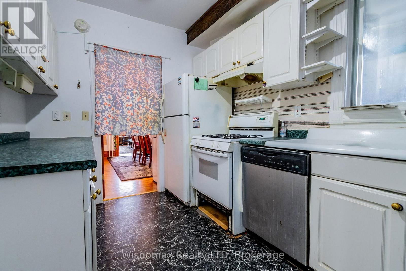 4300 SIMCOE STREET Image 11