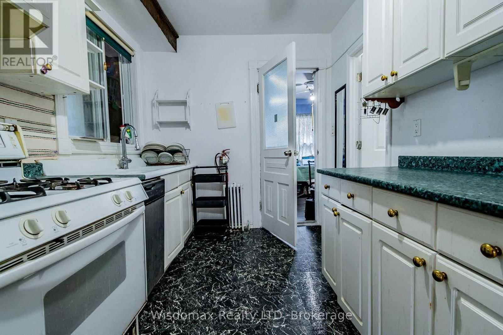 4300 SIMCOE STREET Image 12