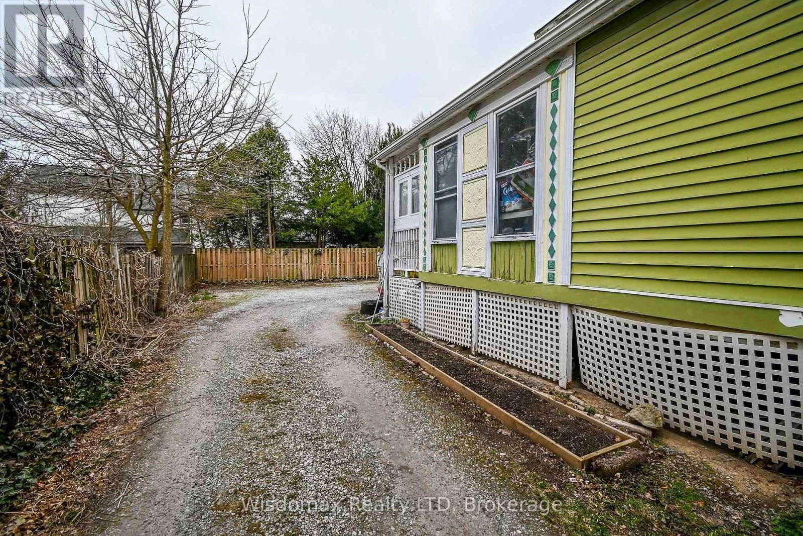 4300 SIMCOE STREET Image 25