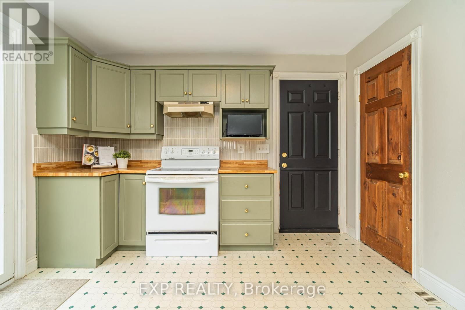 397 DRUMMOND ROAD Image 36