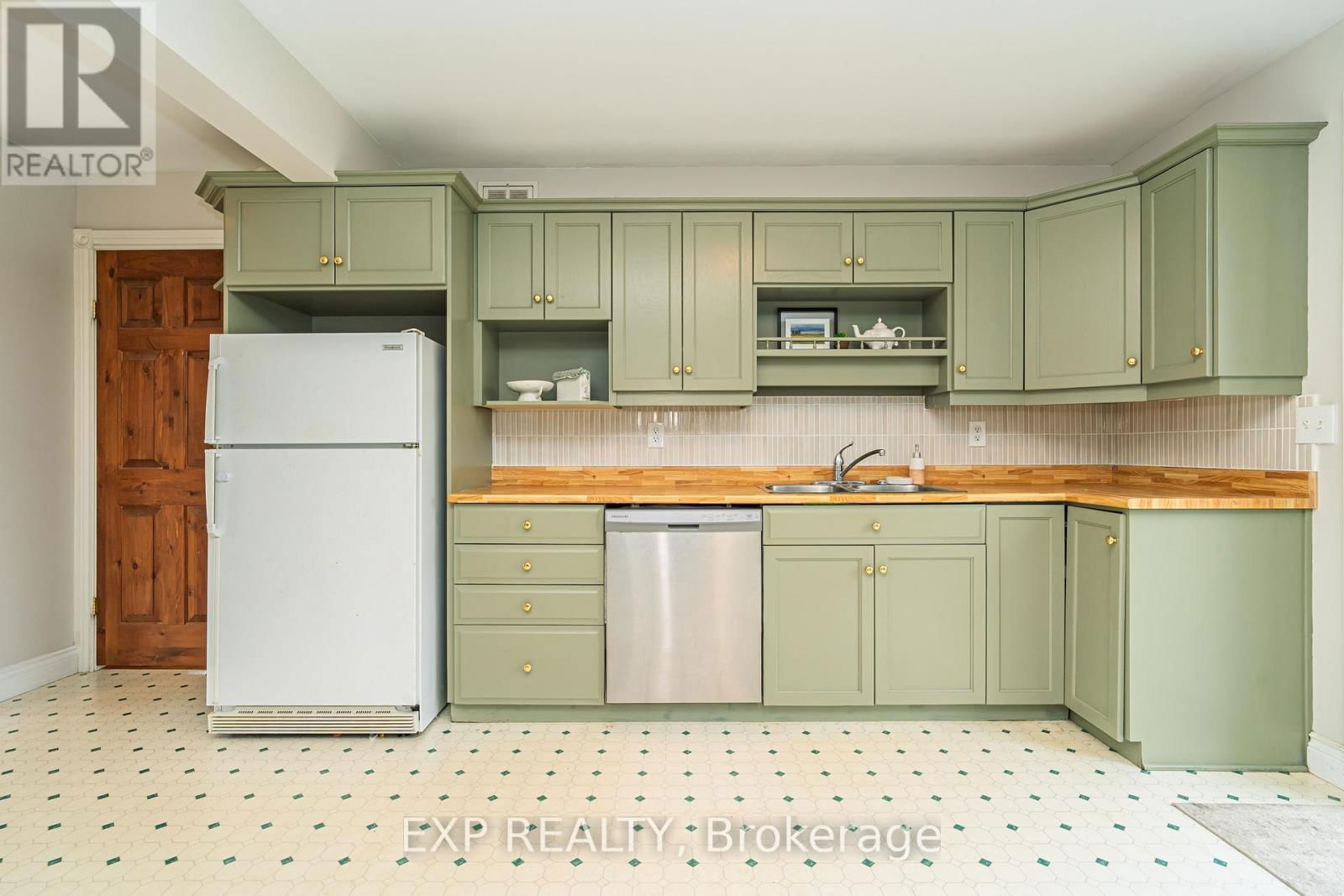 397 DRUMMOND ROAD Image 37