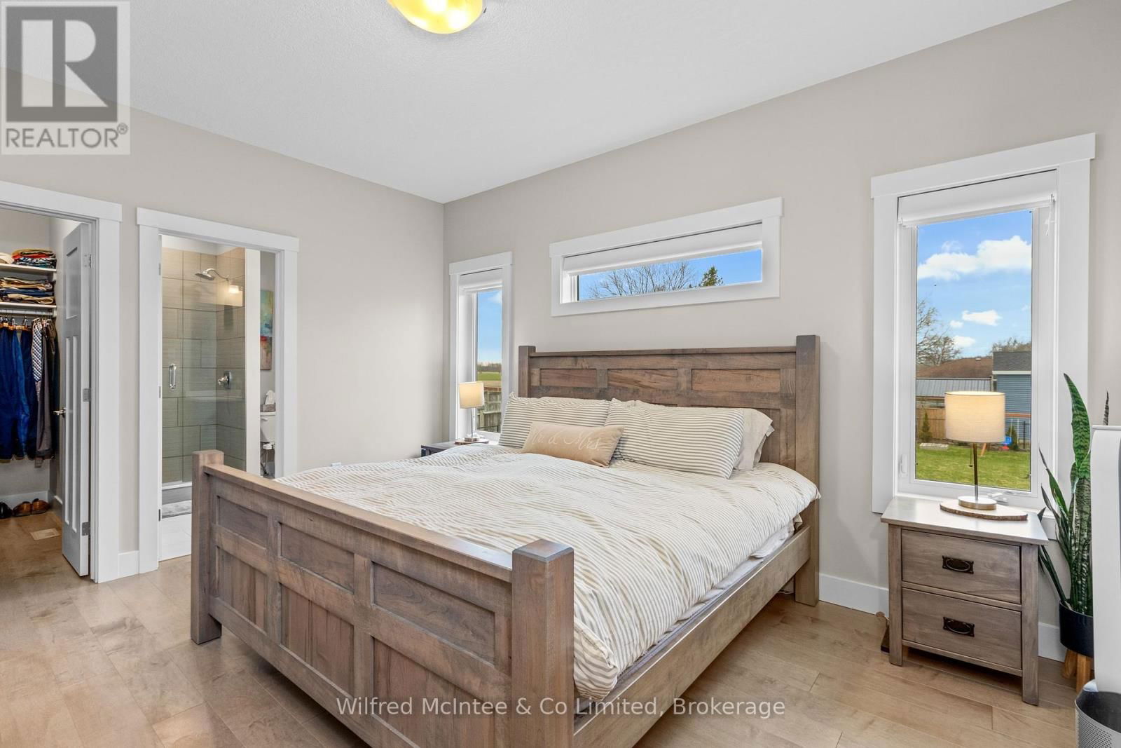 42 MILL STREET Image 15