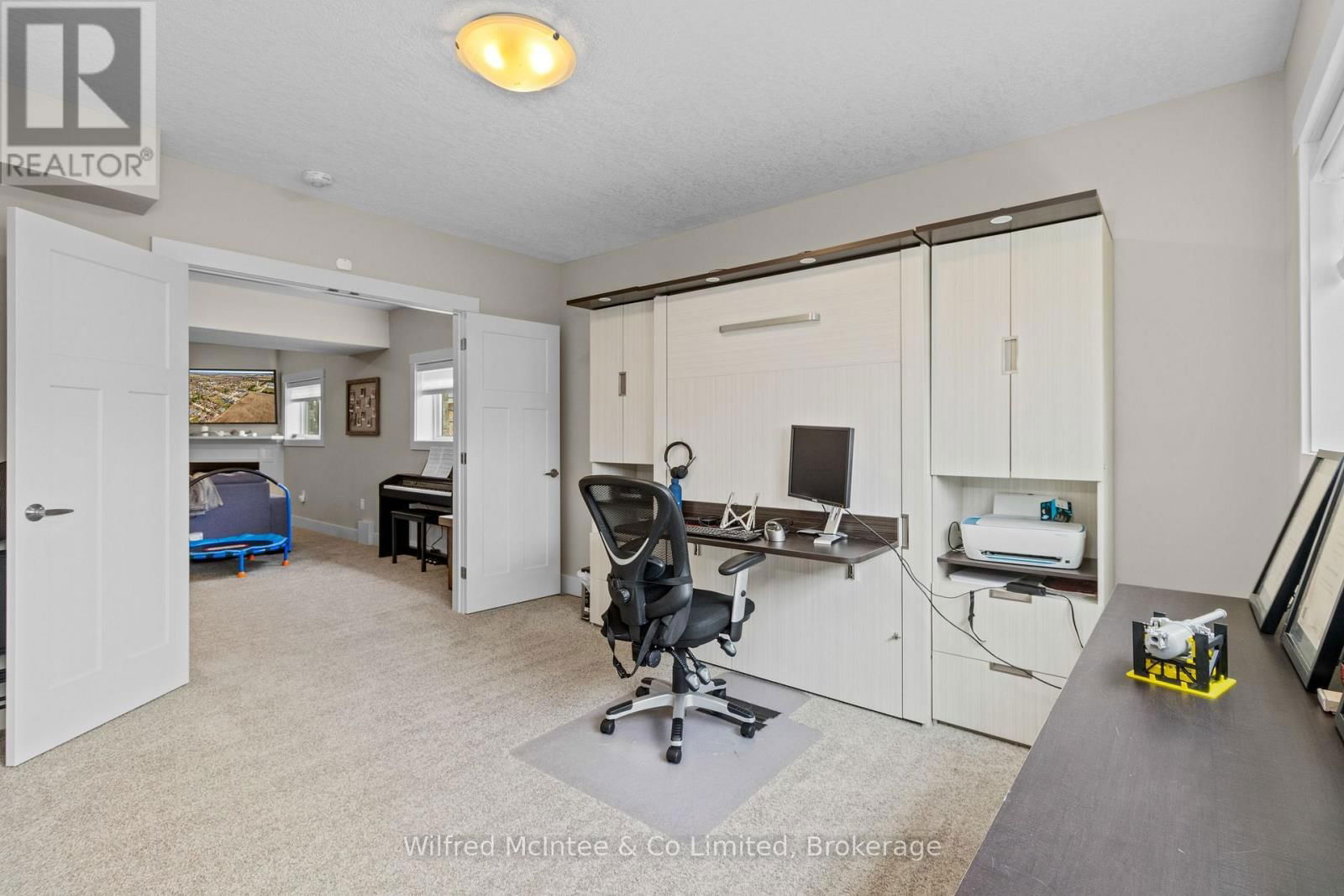 42 MILL STREET Image 25