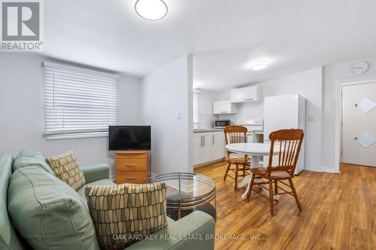 432 SPRUCE STREET Image 30