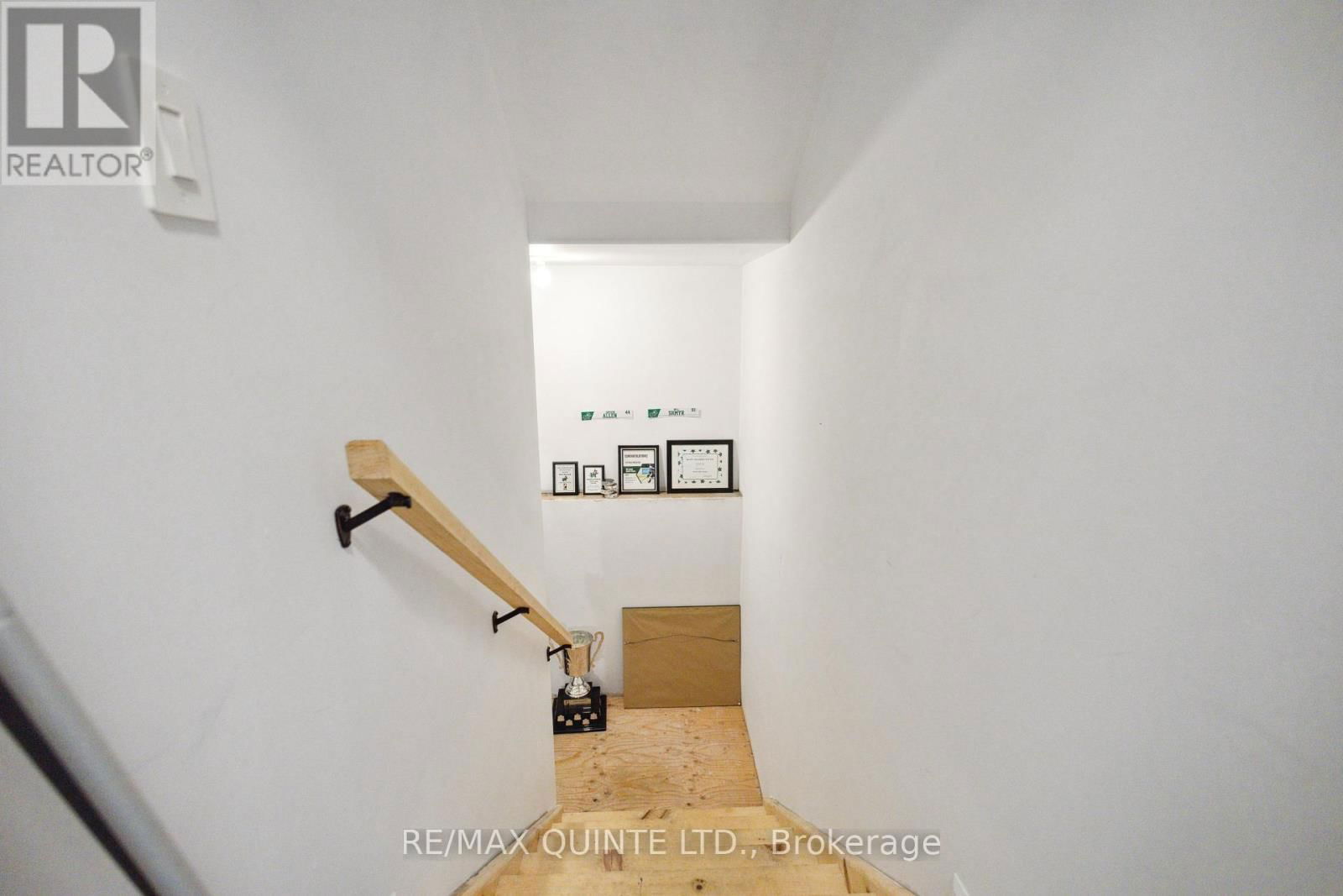 70 RIVERSTONE WAY Image 31