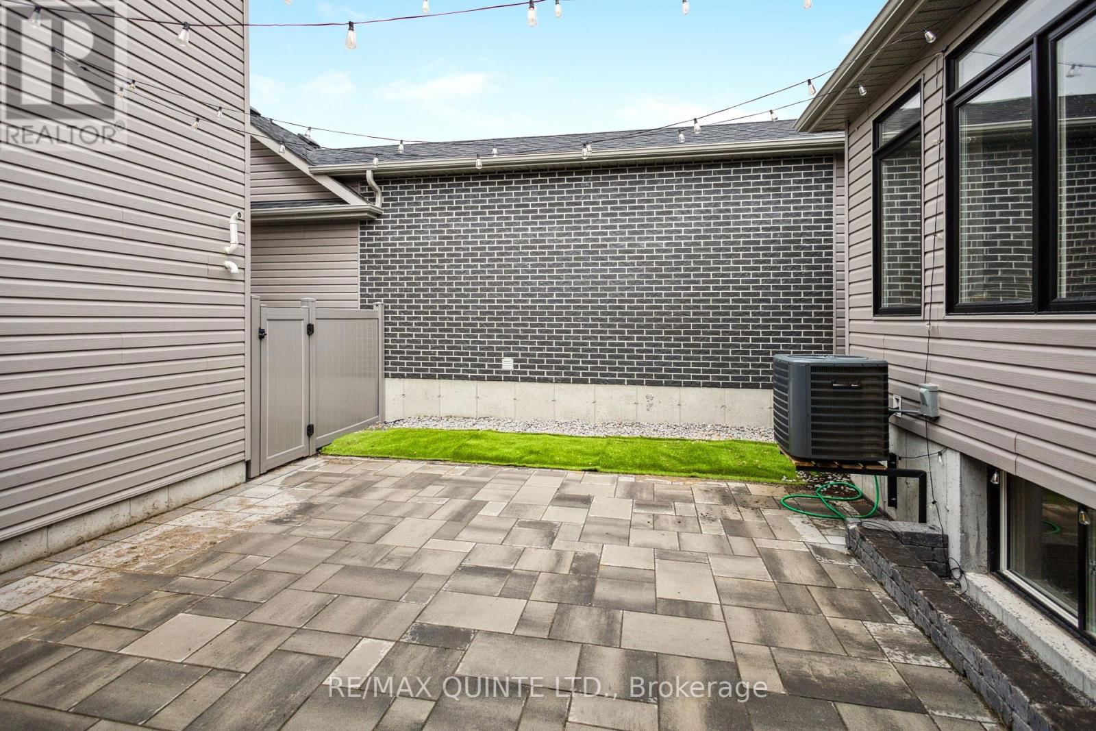 70 RIVERSTONE WAY Image 37
