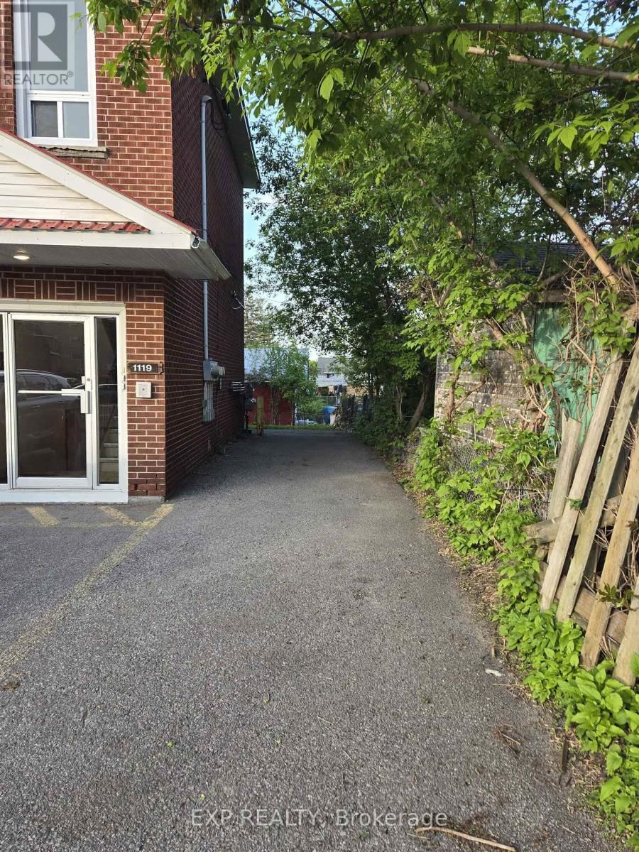 1119 MERIVALE ROAD Image 1